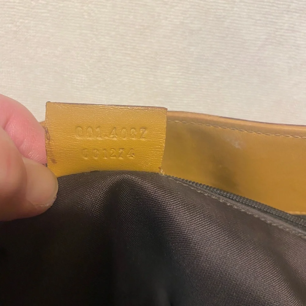 🩷 GUCCI  CROSSBODY RARE! 🩷 - Picture 5 of 16